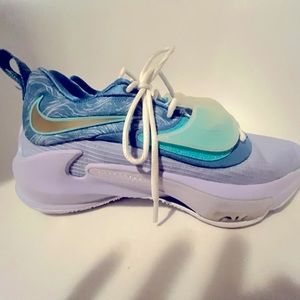 Giannis Nike zoom freak 3 size 10